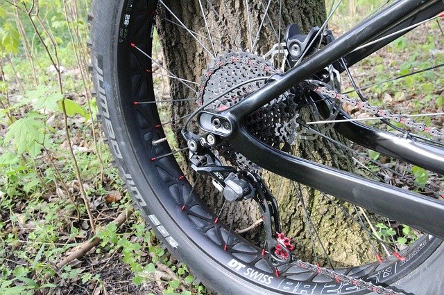 WIE MONTIERE ICH TUBELESS-REIFEN BEI MEINEM FAHRRAD?