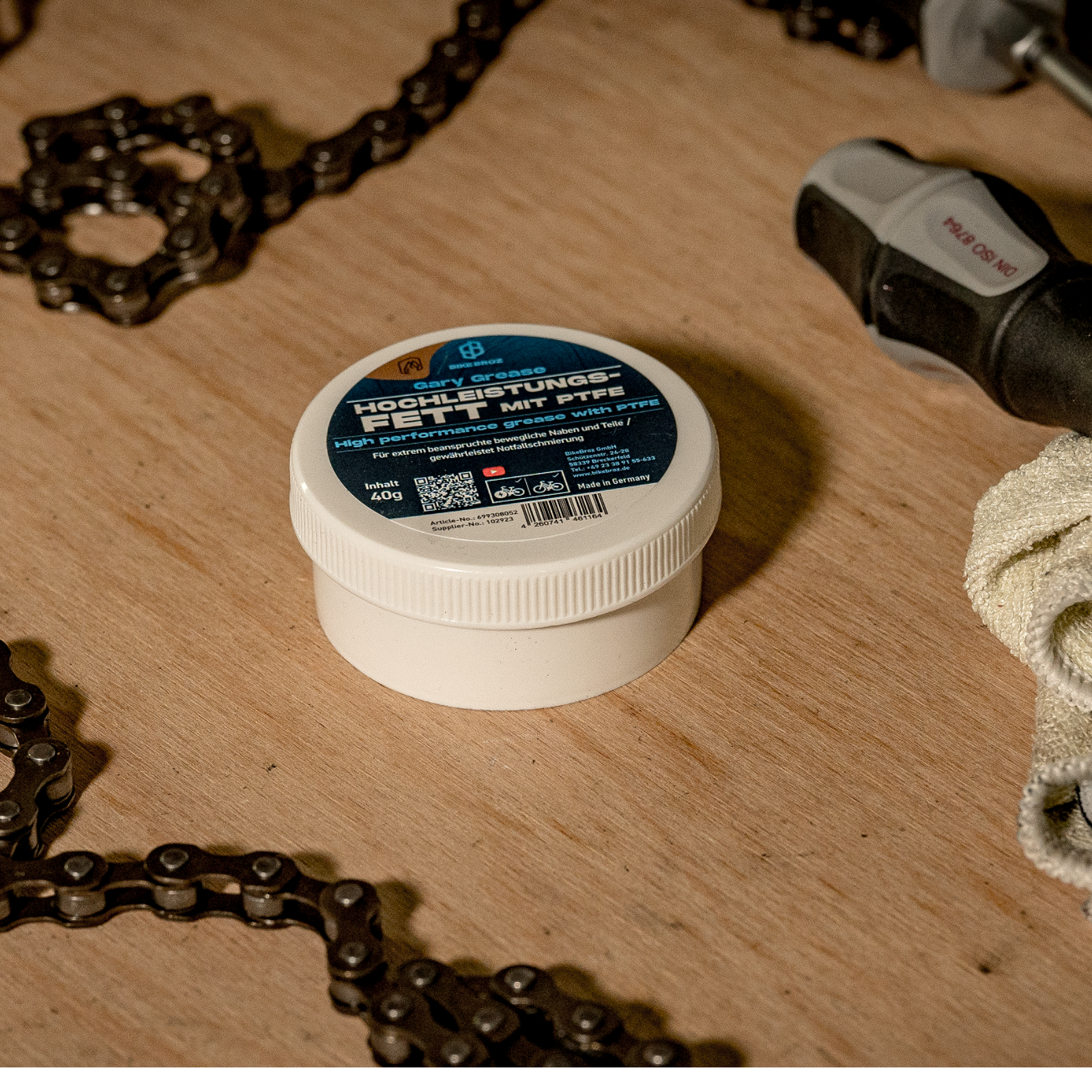 Hochleistungsfett mit PTFE aus Dose.